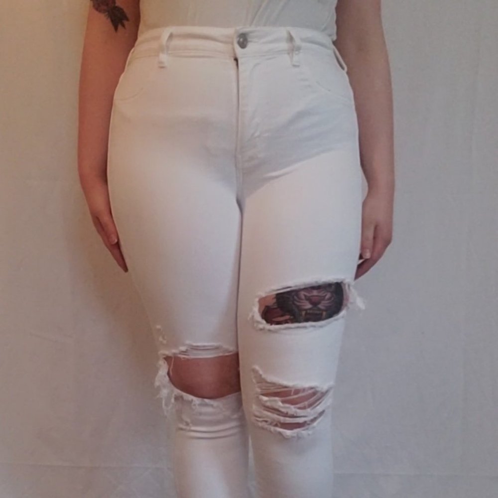 Distressed White High Rise AEO Jegging Size 12
